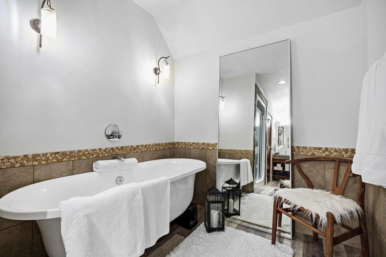 Penthouse At Solar A Resort And Spa Canmore Ngoại thất bức ảnh